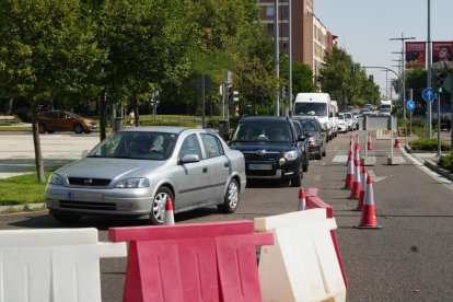 Desvío de vehículos por la calle Eras debido al corte de la avenida de Salamanca