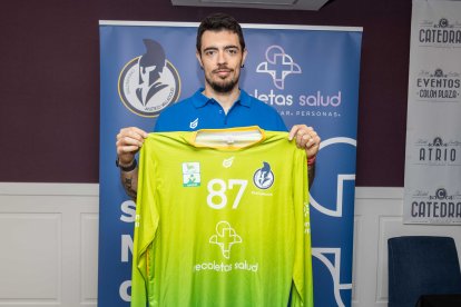 Juan Manuel Bar con la camiseta del Recoletas