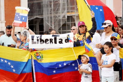 Manifestación en contra de Maduro en Valladolid