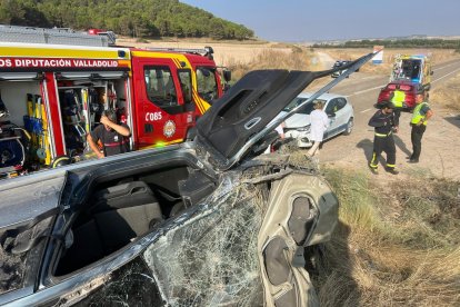 Estado en el que quedó el vehículo después del accidente en la VA-101 en Villafuerte