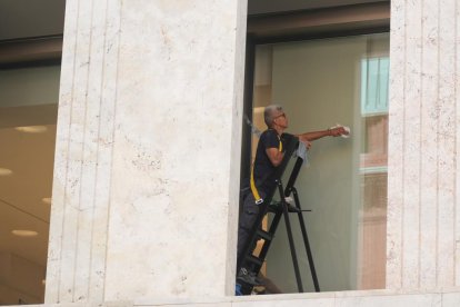 Preparativos para abrir la nueva tienda de ZARA en la calle Constitución.