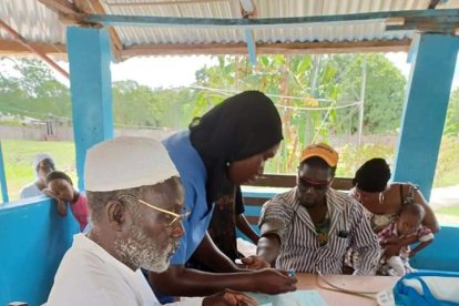 Óscar Martín, médico y voluntario en Gambia