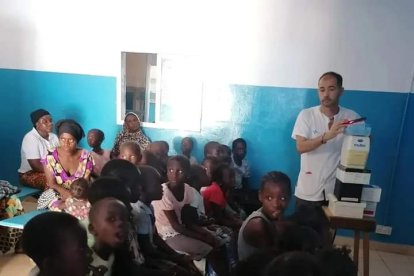 Óscar Martín, médico y voluntario en Gambia