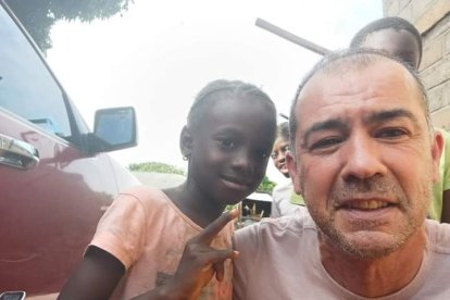 Óscar Martín, médico y voluntario en Gambia