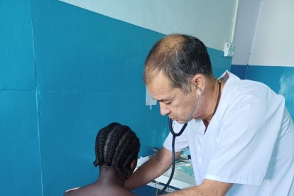 Óscar Martín, médico y voluntario en Gambia