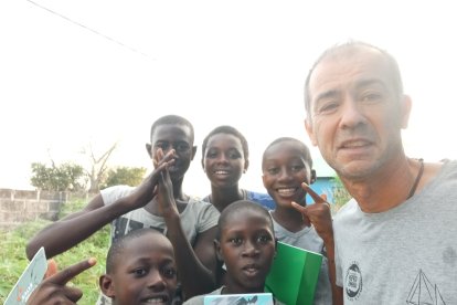 Óscar Martín, médico y voluntario en Gambia