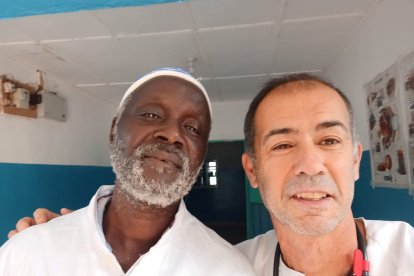 Óscar Martín, médico y voluntario en Gambia