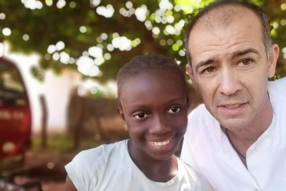 Óscar Martín, médico y voluntario en Gambia