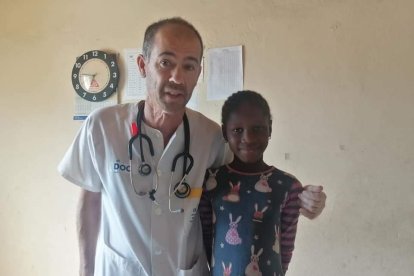 Óscar Martín, médico y voluntario en Gambia