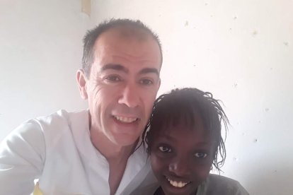 Óscar Martín, médico y voluntario en Gambia