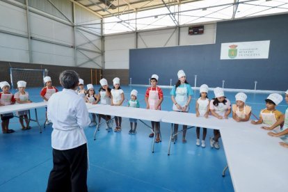 Taller de pan en la Semana Cultural de Renedo de Esgueva.