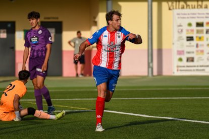 El Torde celebra uno de los goles ante el Valladolid Promesas.