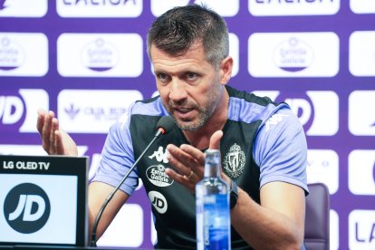 Paulo Pezzolano, en la rueda de prensa previa al partido ante el Leganés.