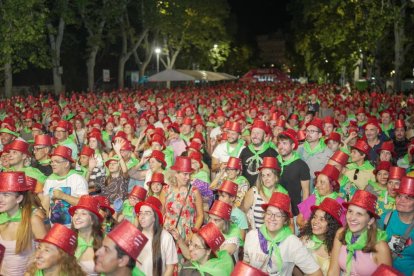 Récord Guinness del mayor número de personas poniéndose una chistera