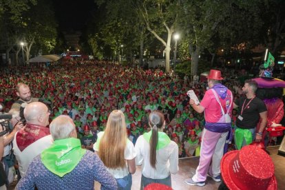 Récord Guinness del mayor número de personas poniéndose una chistera