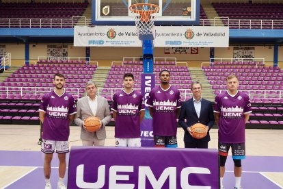 Presentación de las nuevas equipaciones del Real Valladolid Baloncesto