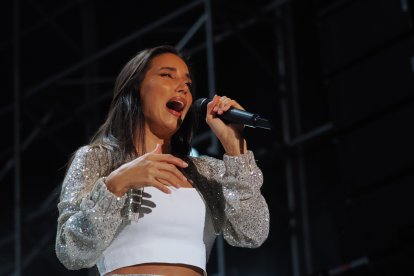 India Martínez cierra la plaza Mayor de Valladolid en un apoteósico concierto