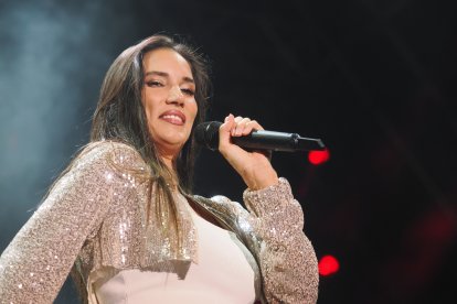 India Martínez cierra la plaza Mayor de Valladolid en un apoteósico concierto