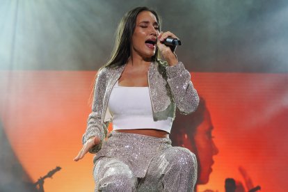 India Martínez cierra la plaza Mayor de Valladolid en un apoteósico concierto