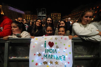 India Martínez cierra la plaza Mayor de Valladolid en un apoteósico concierto