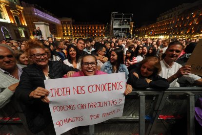 India Martínez cierra la plaza Mayor de Valladolid en un apoteósico concierto