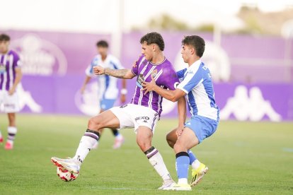 Acción del partido entre los dos equipos filiales.