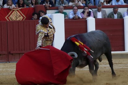 Encerrona de Emilio de Justo con seis toros de Victorino Martín.