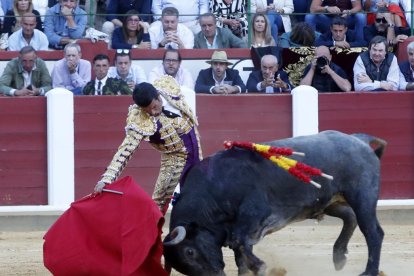 Encerrona de Emilio de Justo con seis toros de Victorino Martín.