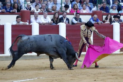 Encerrona de Emilio de Justo con seis toros de Victorino Martín.