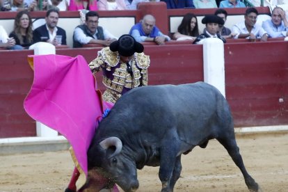 Encerrona de Emilio de Justo con seis toros de Victorino Martín.