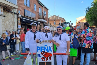 Desfile de peñas de Laguna de Duero.