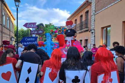 Desfile de peñas de Laguna de Duero.