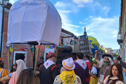 Desfile de peñas de Laguna de Duero.