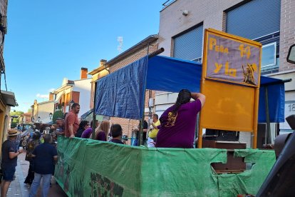 Desfile de peñas de Laguna de Duero.