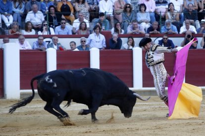 El Fandi, durante una de sus faenas en la Feria Taurina 2024