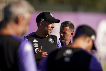 Pezzolano, durante un entrenamiento de esta semana.