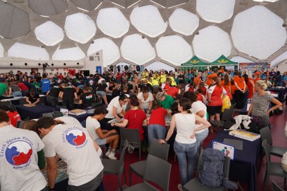 Campeonato Mundial de Puzzles en la Cúpula del Milenio