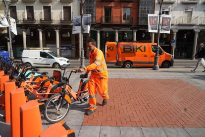 Servicio BIKI en la plaza Fuente Dorada en el Día Sin Coche