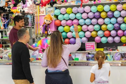 Último día de carruseles en el Real de la Feria de Valladolid.