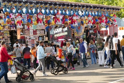 Último día de carruseles en el Real de la Feria de Valladolid.