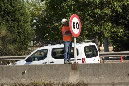 Corte de un carril en la VA-20 desde el Camino de Hornillos.