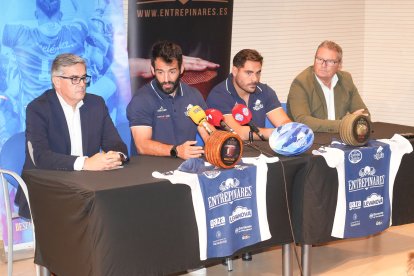 Firma de continuidad del patrocinio y presentación del partido de Supercopa contra Burgos.