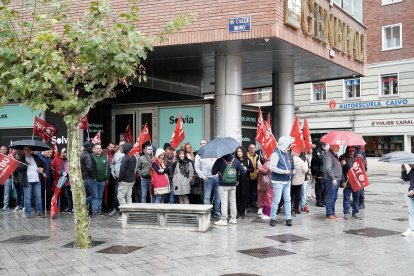 CCOO y UGT se concentran en Valladolid.