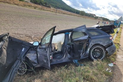 Estado en el que quedaba el turismo en el accidente mortal de la N-122 en Quintanilla de Onésimo