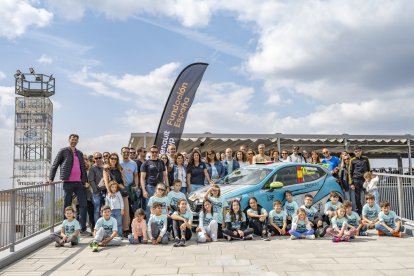 La Fundación Renault Group España apoya 'Pilotar sin barreras' de la mano de Lydia Sempere