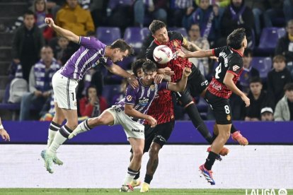 Un lance del partido entre el Real Valladolid y el Mallorca.