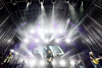 Hombres G en concierto, en las instalaciones de la antigua Hípica