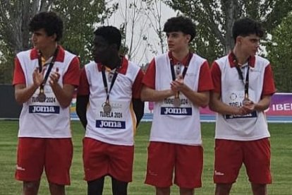 Relevo 4x100 de Castilla y León en el Campeonato de España sub-16.