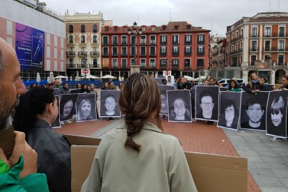 Fundación Intras da inicio a sus actividades por el Día de la salud mental con una intervención artística efímera en la Plaza Mayor de Valladolid