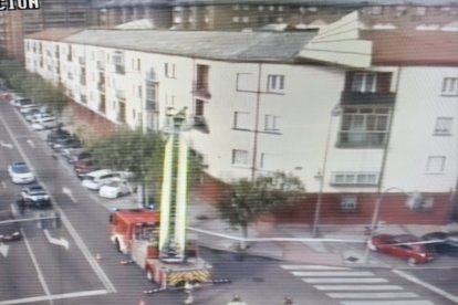 El huracán 'Kirk' desprende un tejadillo frente a la estación de trenes